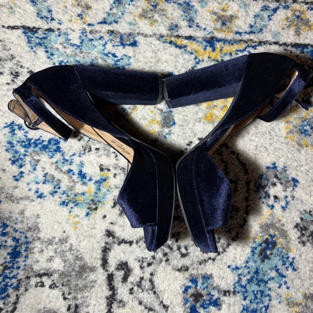 American Rag Navy Blue Velvet Women's Platform Heels - Picture 3 of 7
